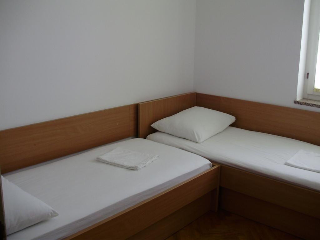 Cosmic Gate Apartments (Adults Only) Novalja Eksteriør billede